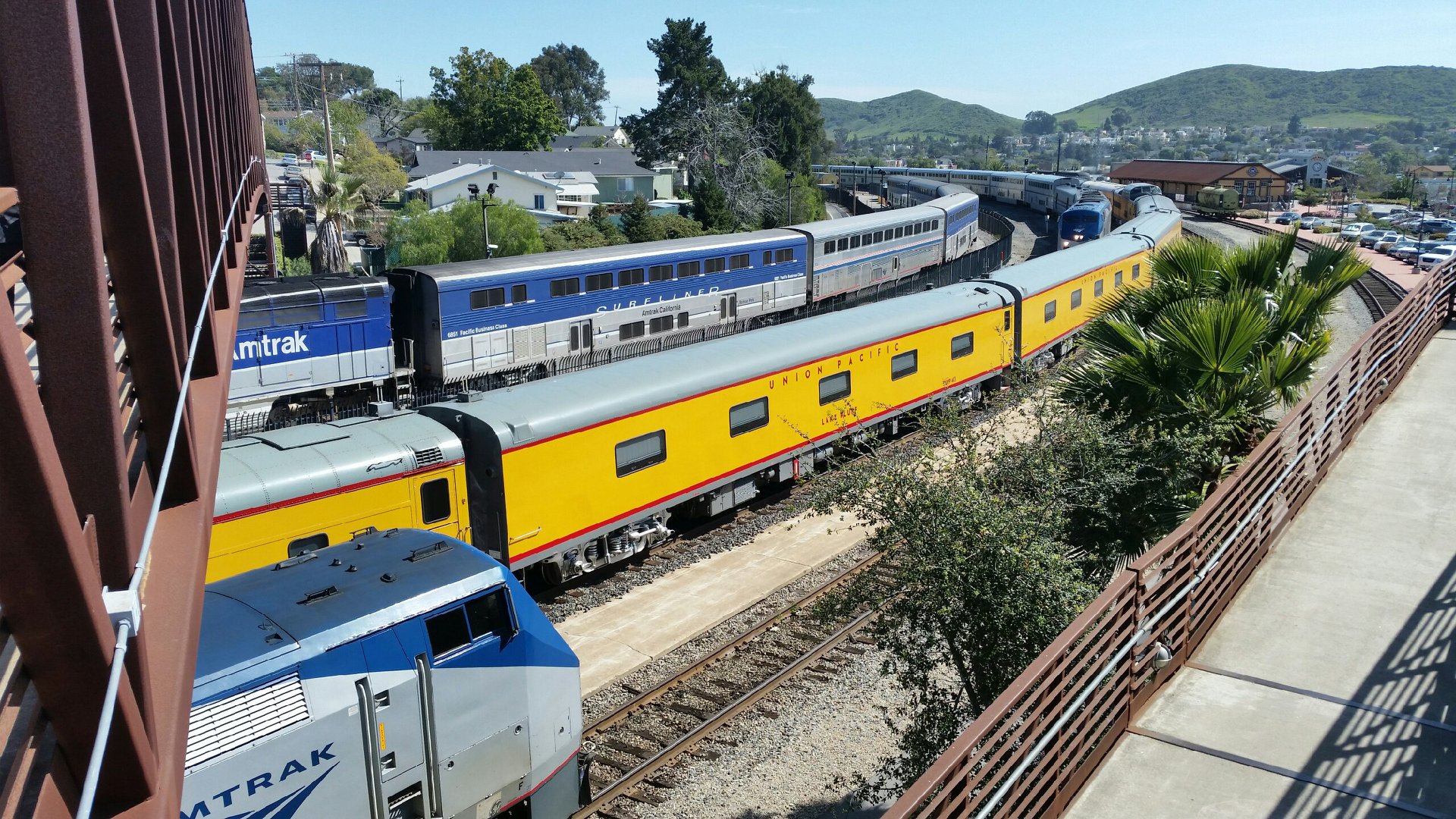 photo of 4 trains in SLO Yard at same time