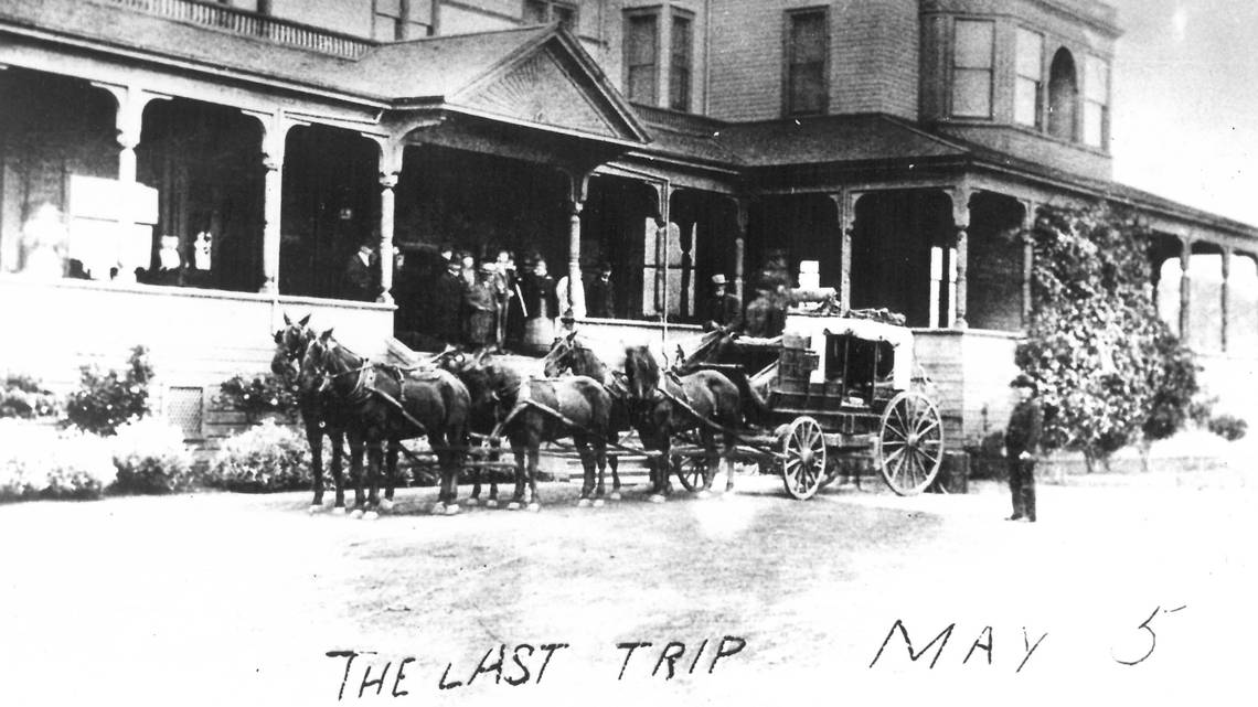 historic Middlecamp photo of stagecoach with horse team